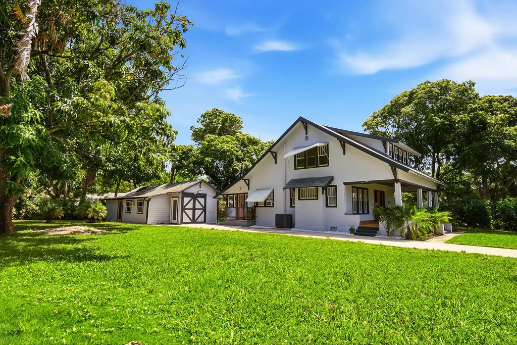515 46th Street West Palm Beach FL 33407