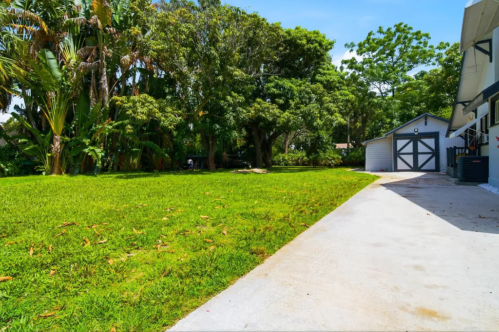 515 46th Street West Palm Beach FL 33407