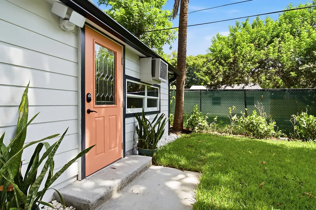 515 46th Street West Palm Beach FL 33407