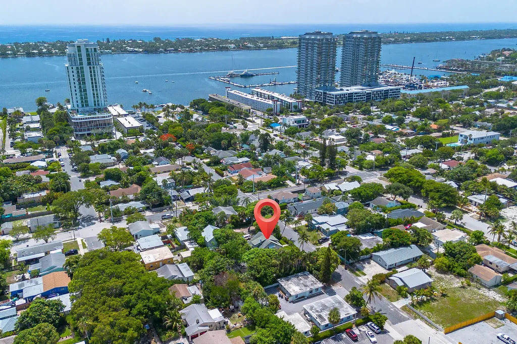 515 46th Street West Palm Beach FL 33407