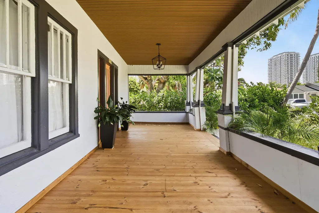 515 46th Street West Palm Beach FL 33407