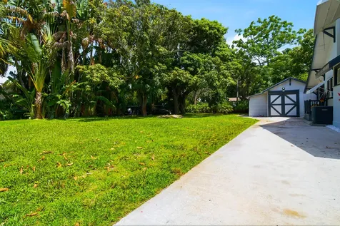 515 46th Street West Palm Beach FL 33407