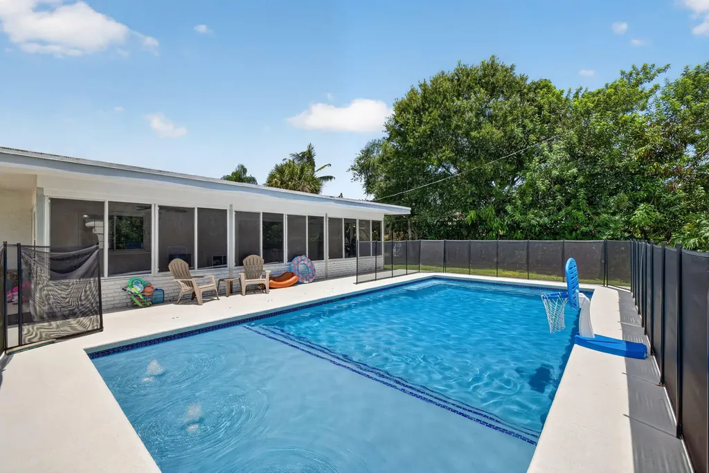 2409 NW Everglades Boulevard Stuart FL 34994