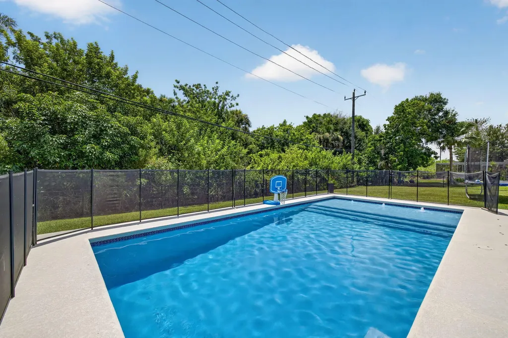 2409 NW Everglades Boulevard Stuart FL 34994