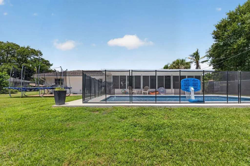 2409 NW Everglades Boulevard Stuart FL 34994