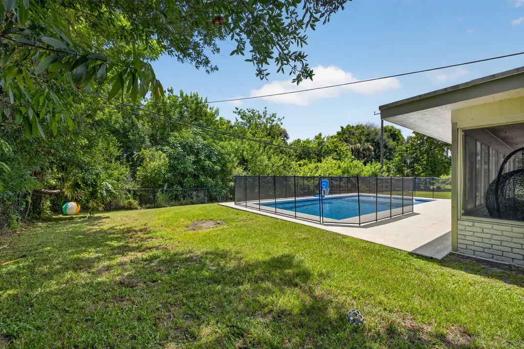 2409 NW Everglades Boulevard Stuart FL 34994