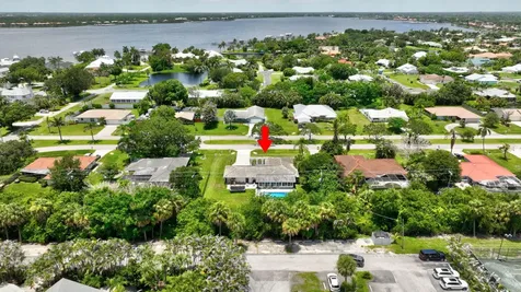 2409 NW Everglades Boulevard Stuart FL 34994