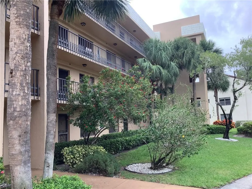 4820 Lucerne Lakes Boulevard W Lake Worth FL 33467
