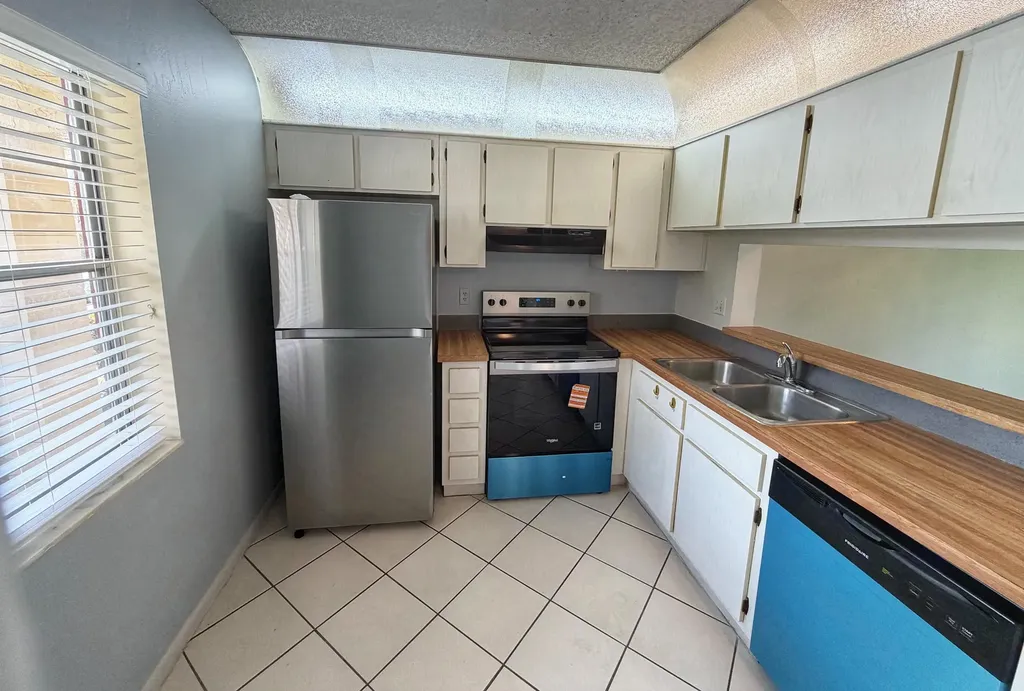 3652 N University Drive Coral Springs FL 33065