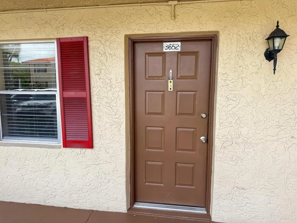 3652 N University Drive Coral Springs FL 33065