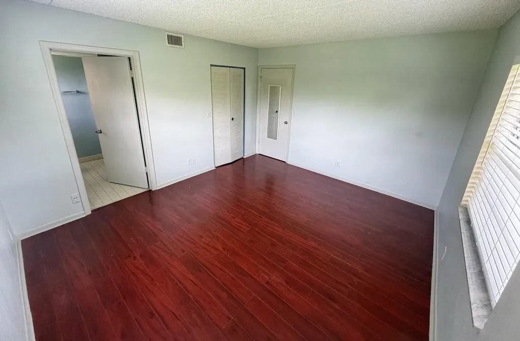 3652 N University Drive Coral Springs FL 33065