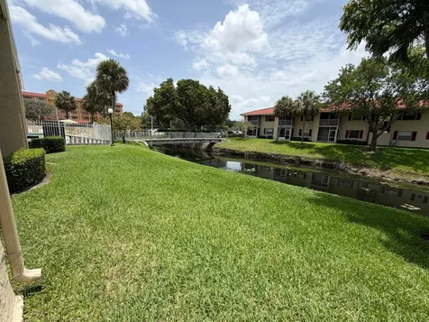 3652 N University Drive Coral Springs FL 33065