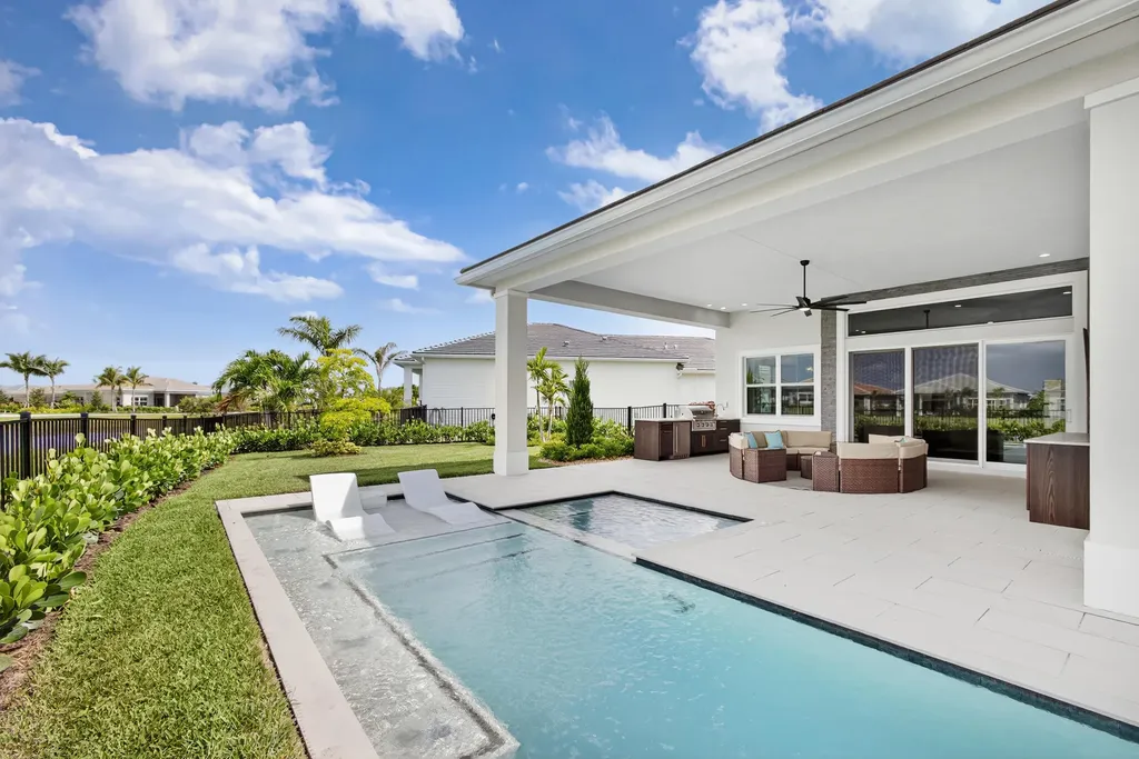 10109 Driftwood Way Palm Beach Gardens FL 33412