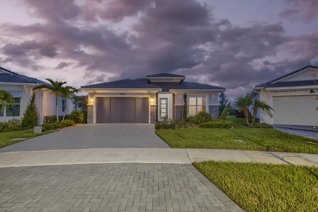 10109 Driftwood Way Palm Beach Gardens FL 33412
