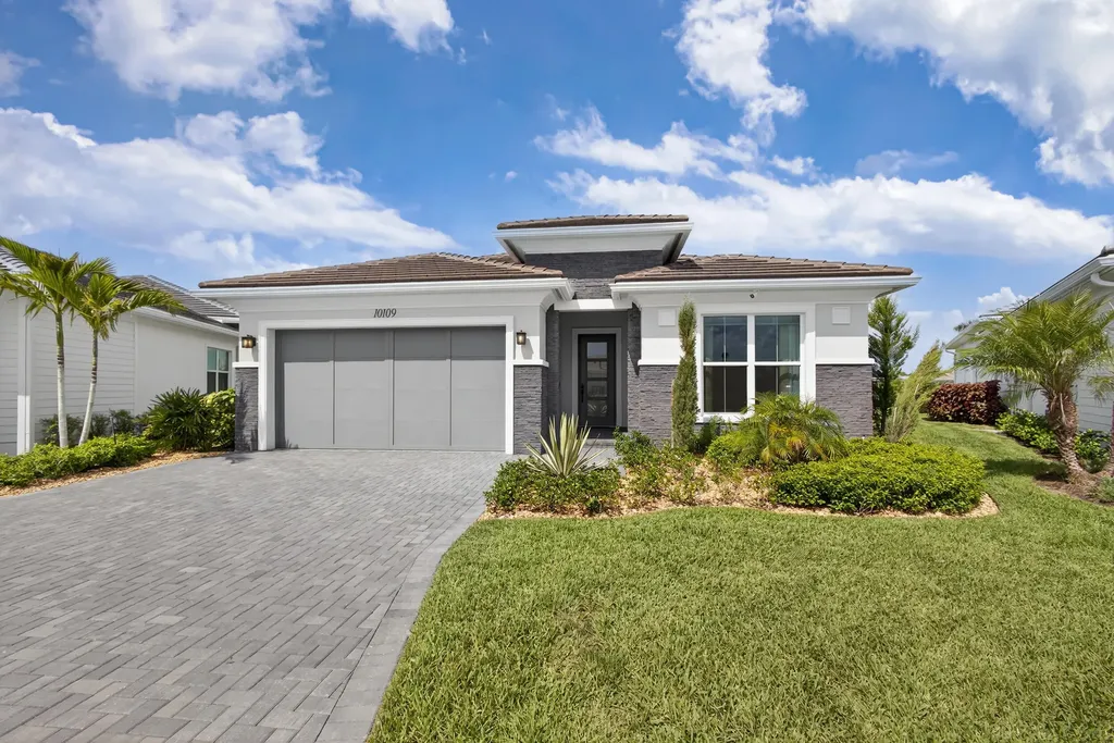 10109 Driftwood Way Palm Beach Gardens FL 33412