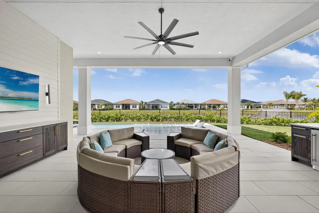 10109 Driftwood Way Palm Beach Gardens FL 33412