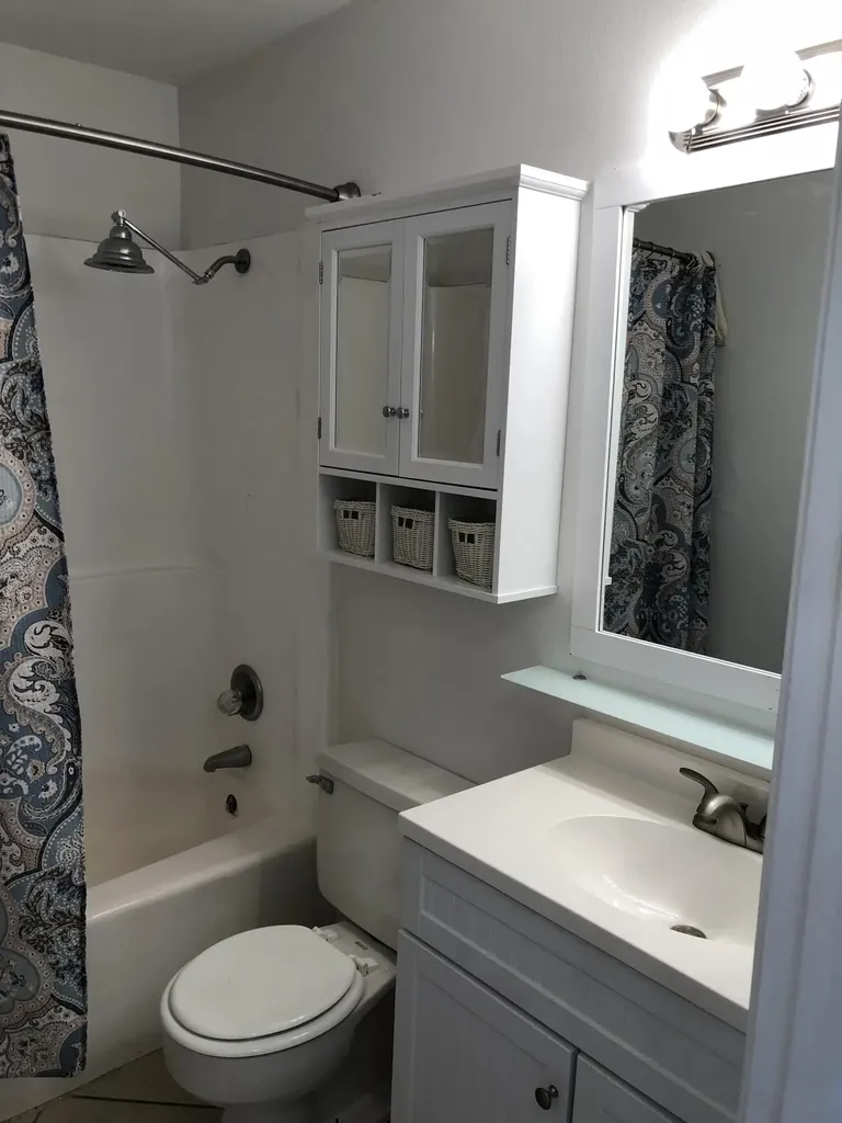 5192 NE 6th Avenue Oakland Park FL 33334