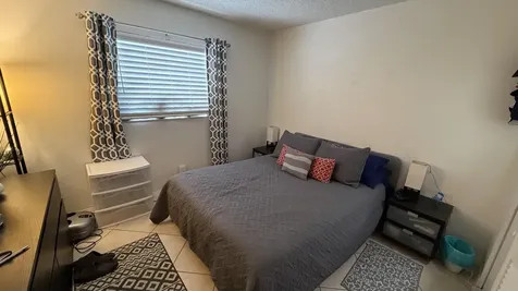 5192 NE 6th Avenue Oakland Park FL 33334