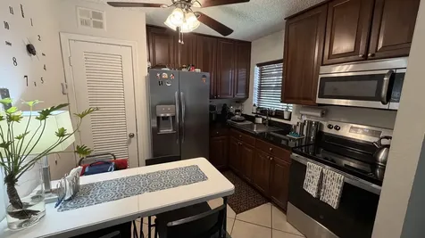 5192 NE 6th Avenue Oakland Park FL 33334