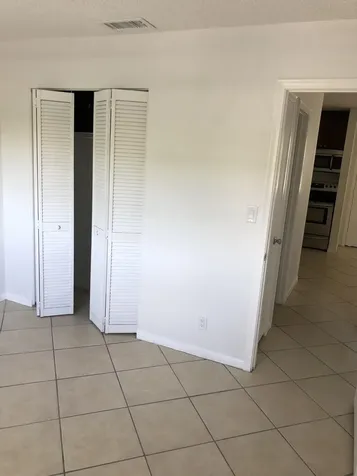 5192 NE 6th Avenue Oakland Park FL 33334