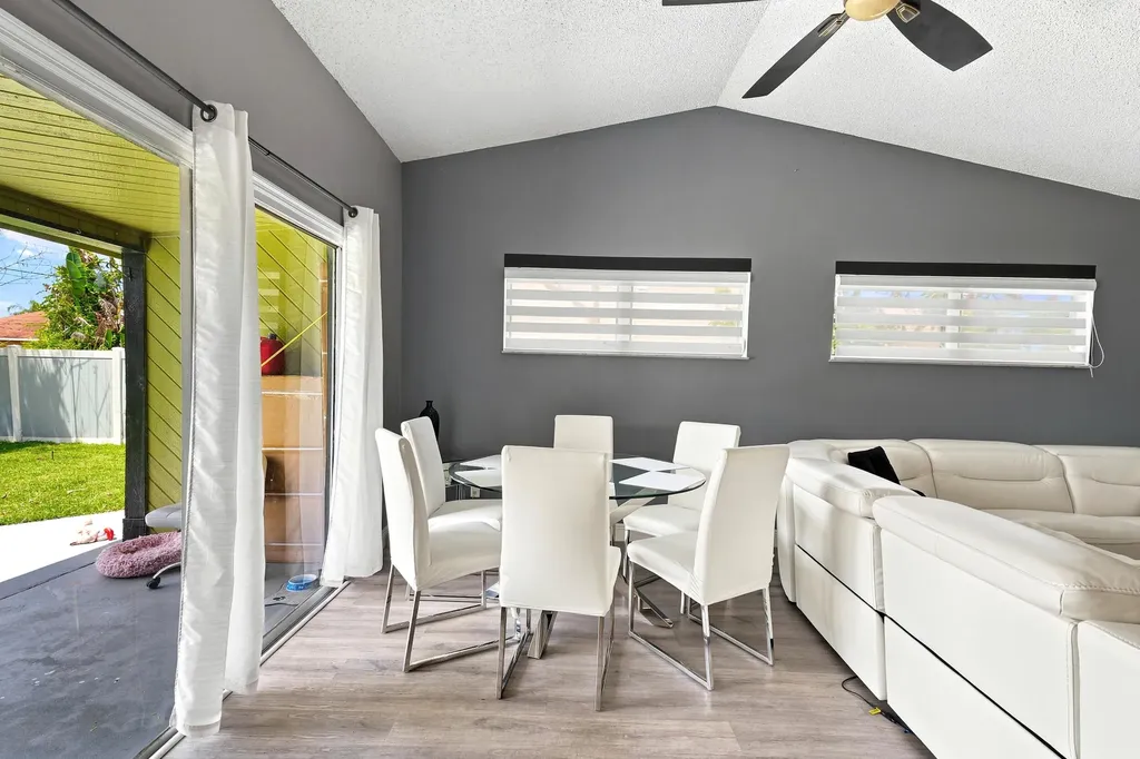450 SE Thornhill Drive Port St Lucie FL 34983