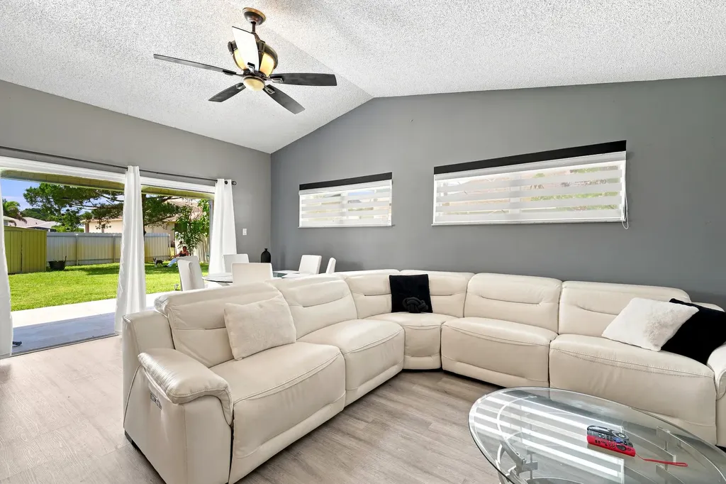 450 SE Thornhill Drive Port St Lucie FL 34983