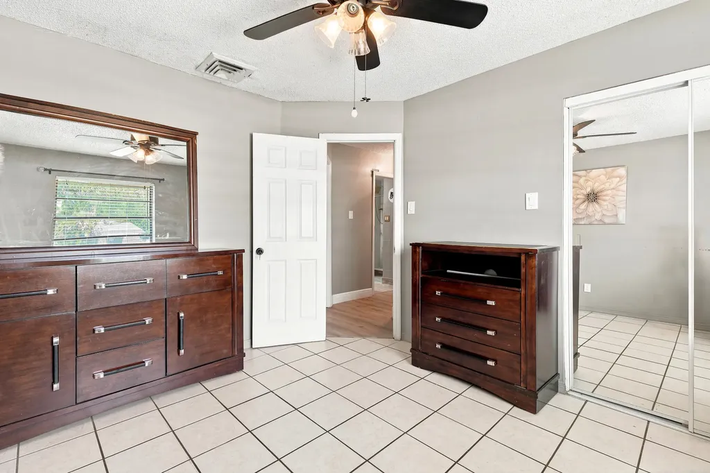 450 SE Thornhill Drive Port St Lucie FL 34983