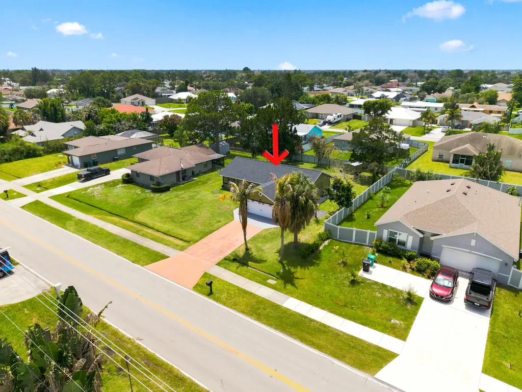 450 SE Thornhill Drive Port St Lucie FL 34983