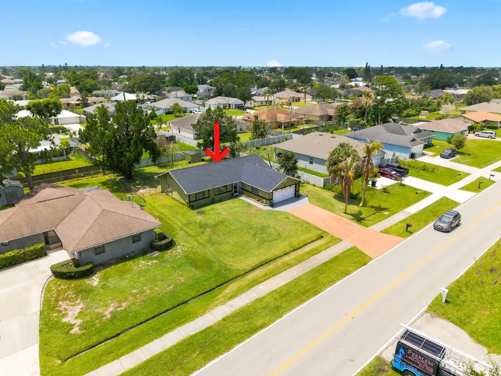450 SE Thornhill Drive Port St Lucie FL 34983
