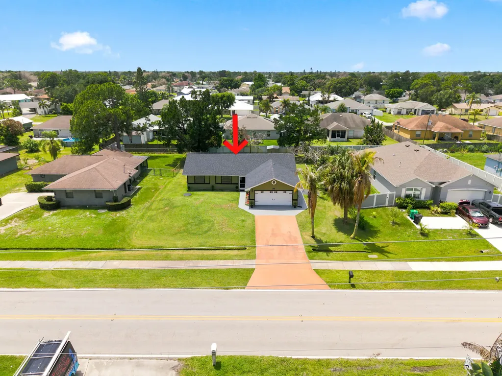 450 SE Thornhill Drive Port St Lucie FL 34983