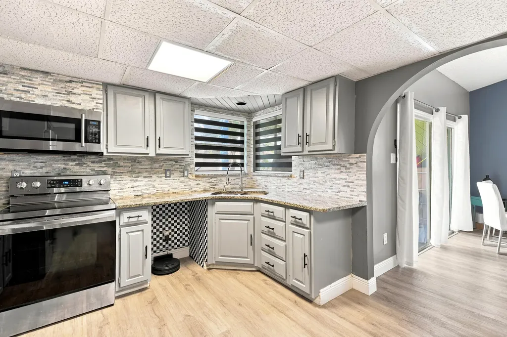 450 SE Thornhill Drive Port St Lucie FL 34983