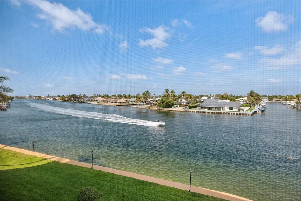 985 SE 19th Avenue Deerfield Beach FL 33441