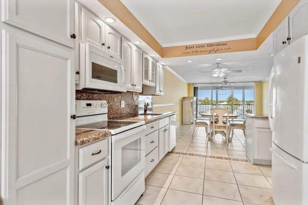 985 SE 19th Avenue Deerfield Beach FL 33441