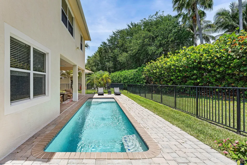 Palm Beach Gardens FL, 12085 Aviles Circle