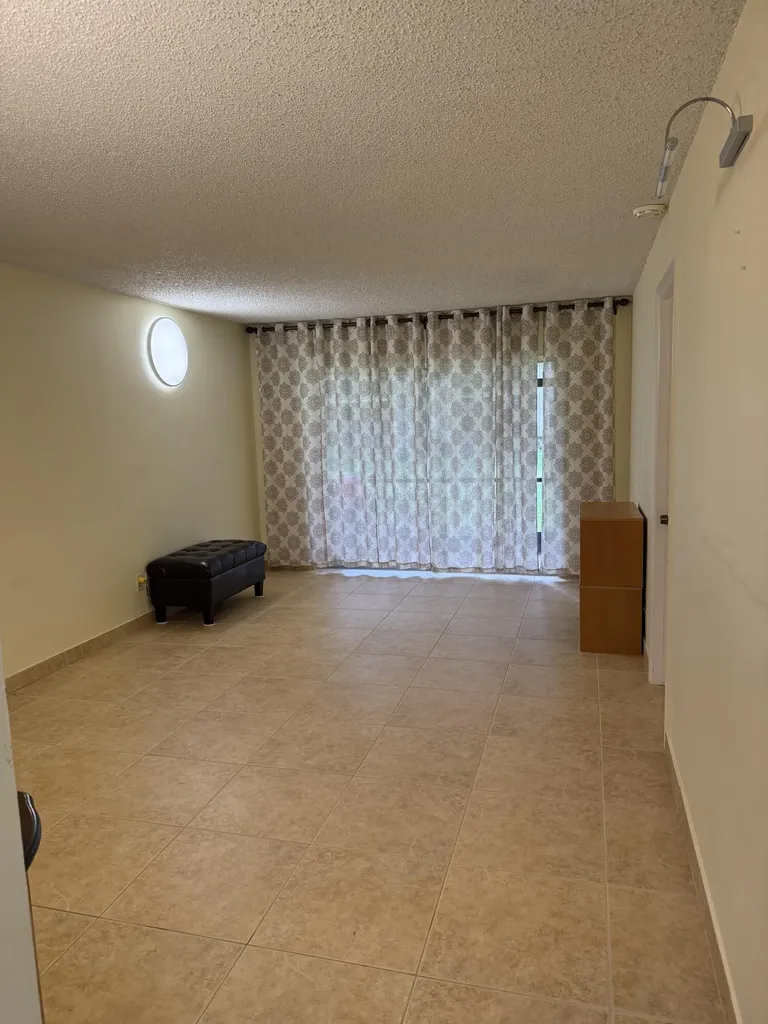 4272 NW 89th Avenue Coral Springs FL 33065