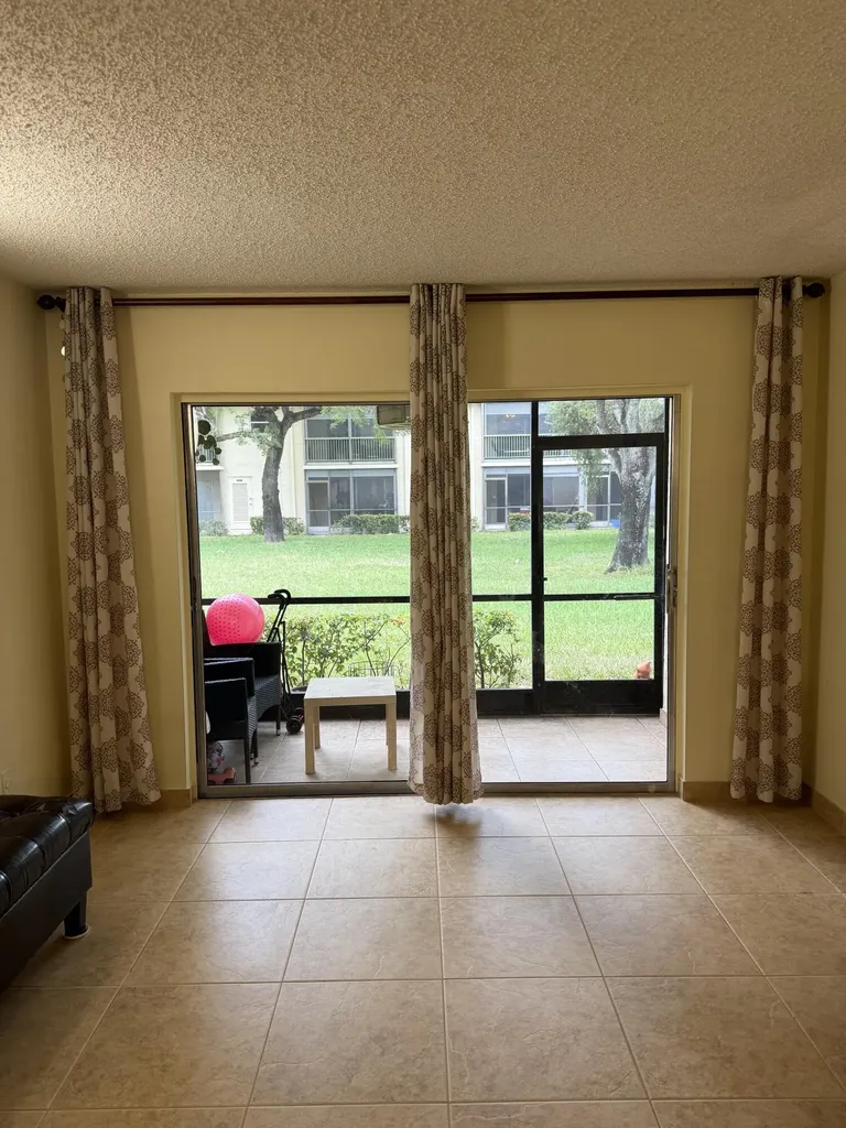 4272 NW 89th Avenue Coral Springs FL 33065