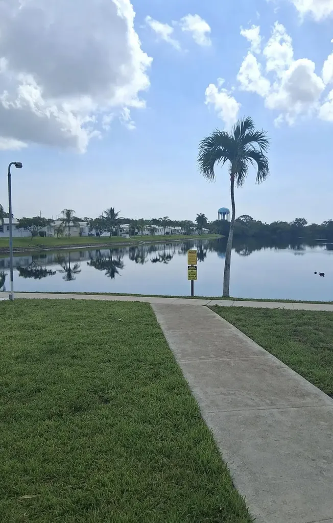 2200 Park Lane Hollywood FL 33021