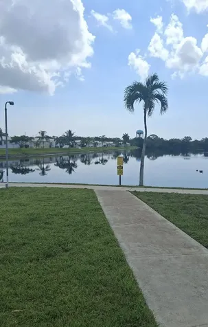 2200 Park Lane Hollywood FL 33021