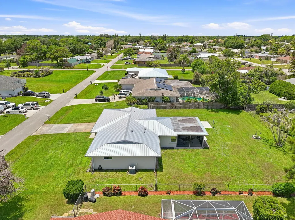 409 SE Gasparilla Avenue Port St Lucie FL 34983