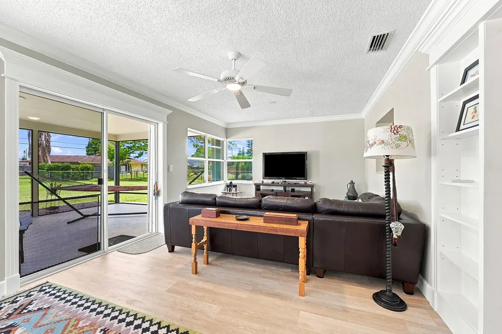 409 SE Gasparilla Avenue Port St Lucie FL 34983