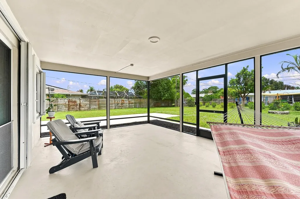 409 SE Gasparilla Avenue Port St Lucie FL 34983