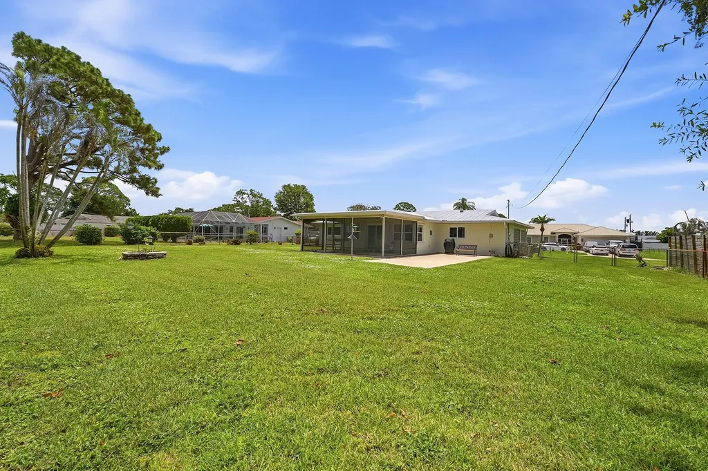 409 SE Gasparilla Avenue Port St Lucie FL 34983