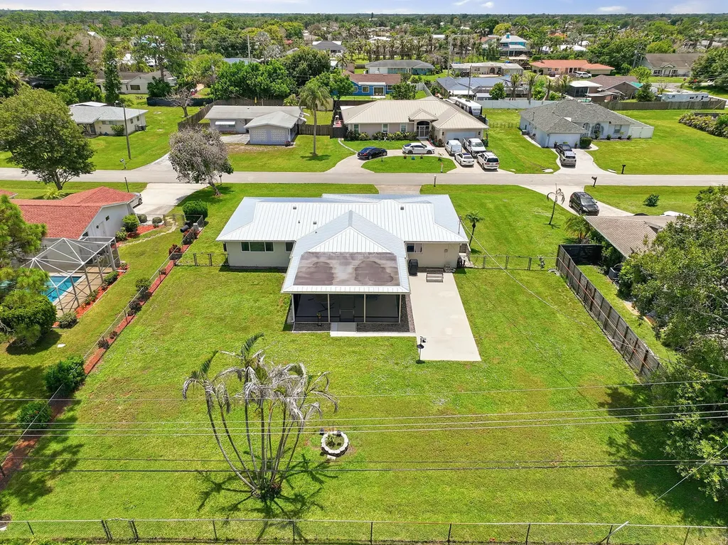 409 SE Gasparilla Avenue Port St Lucie FL 34983