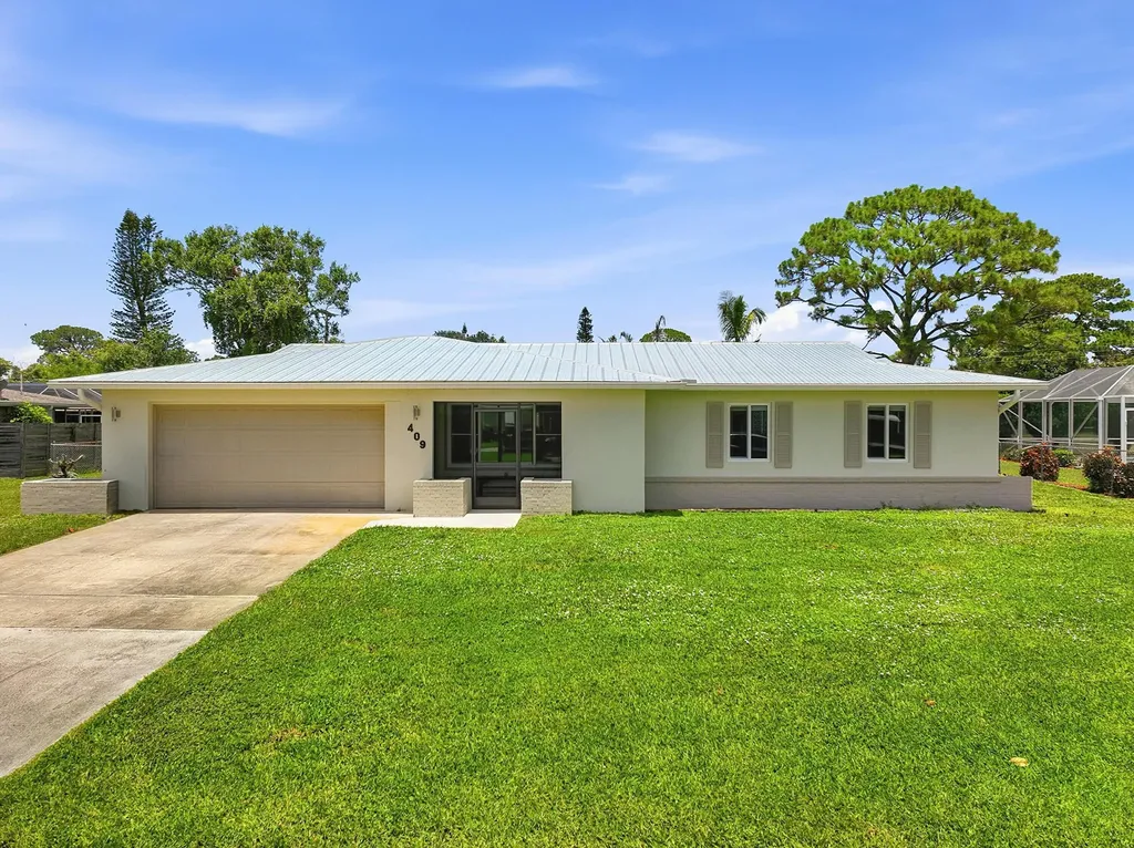 409 SE Gasparilla Avenue Port St Lucie FL 34983