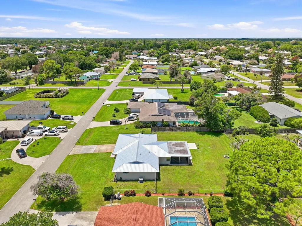 409 SE Gasparilla Avenue Port St Lucie FL 34983