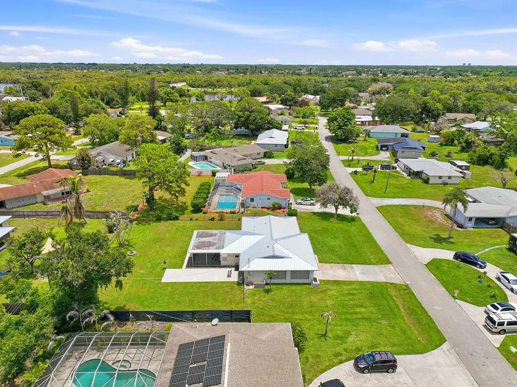 409 SE Gasparilla Avenue Port St Lucie FL 34983