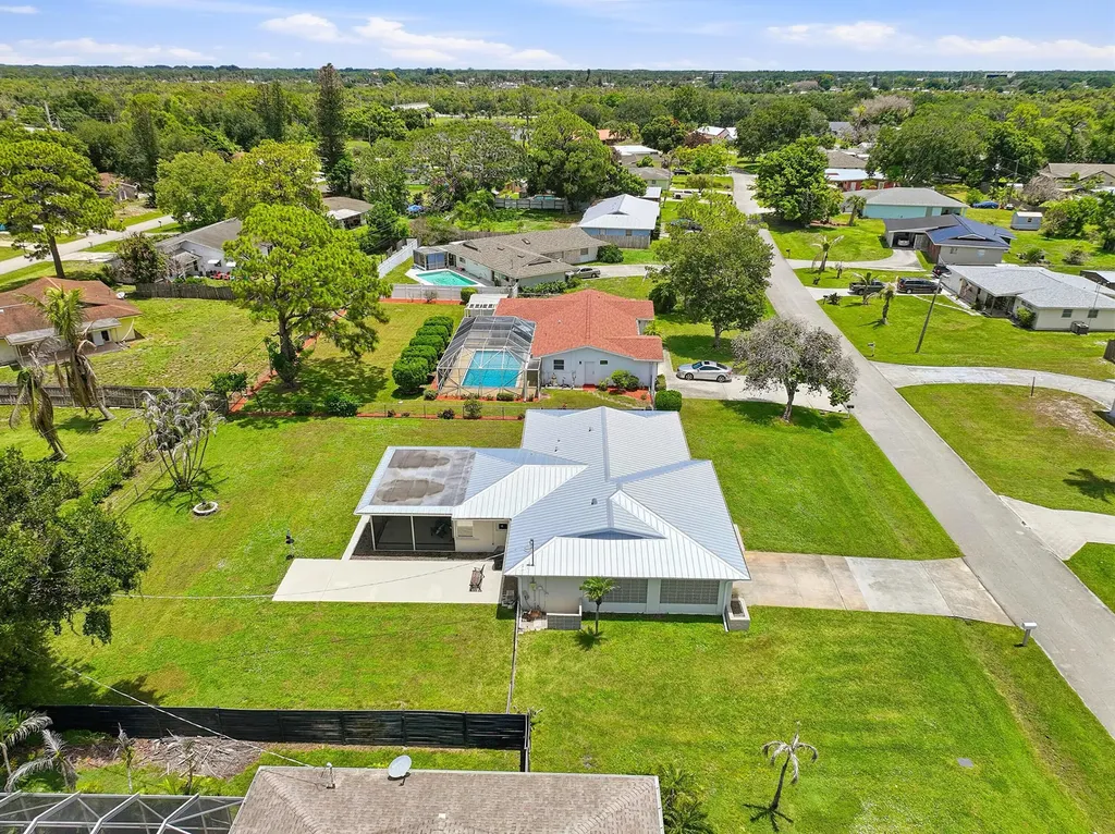 409 SE Gasparilla Avenue Port St Lucie FL 34983