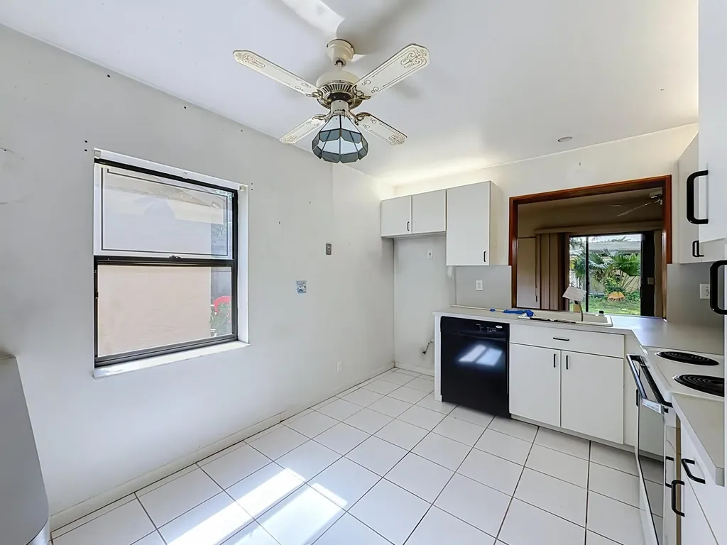 2208 Seagrape Circle Coconut Creek FL 33066