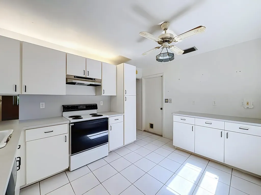 2208 Seagrape Circle Coconut Creek FL 33066