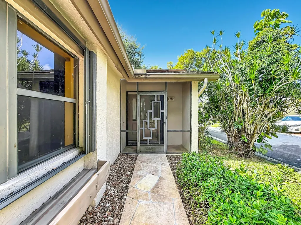 2208 Seagrape Circle Coconut Creek FL 33066